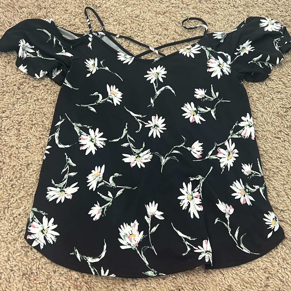 Black and white floral Kaileigh top